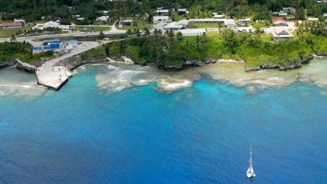 SНиуэ страна в которой нет городов армии а столица посёлок Алофи