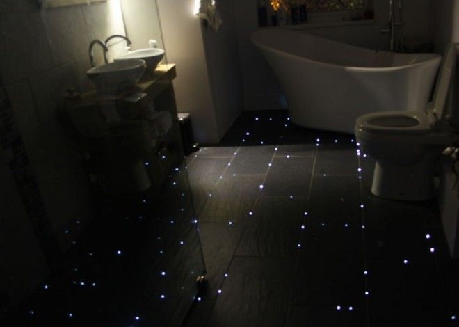 Мерцающий пол в ванной комнате