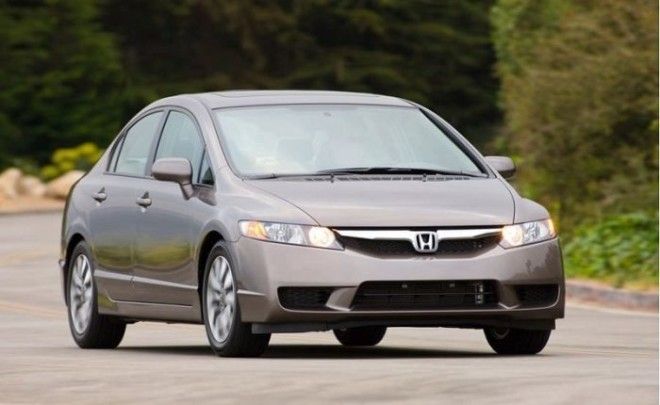 Honda Civic 2011 года. | Фото: cheatsheet.com. Honda Civic 2011 года Фото cheatsheetcom