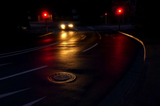  traffic red light at night