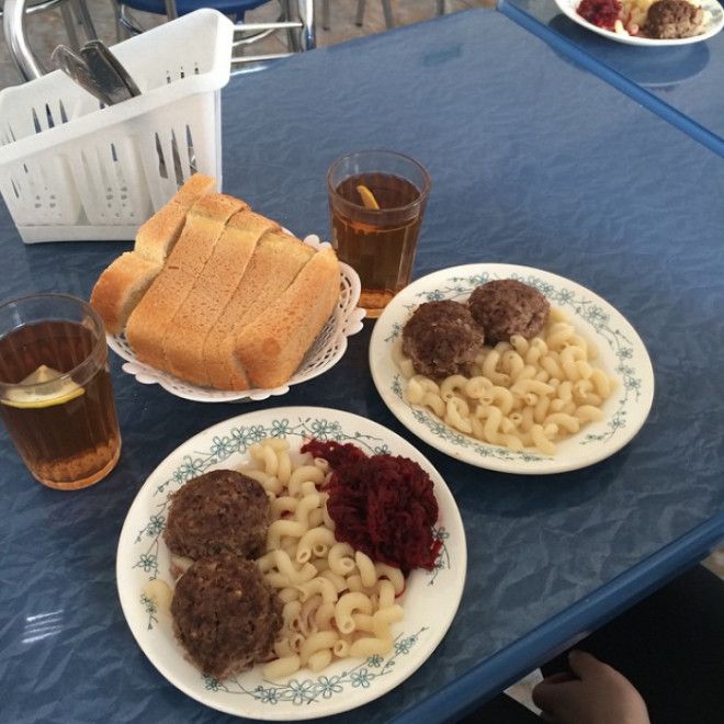 чем кормят школьников в разных странах мира