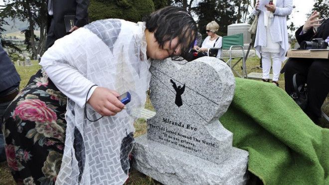 Строители нашли более 1000 человеческих зубов в стене здания, и это реальная история зубы в стене строители нашли зубы в стене откуда зубы в стене 1000 зубов в стене