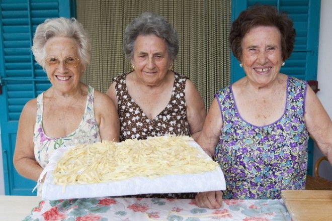 Итальянские бабушки охотно воспитывают внуков