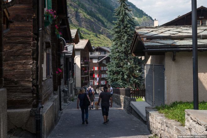 SЭта деревня в Швейцарии выглядит как райский уголок