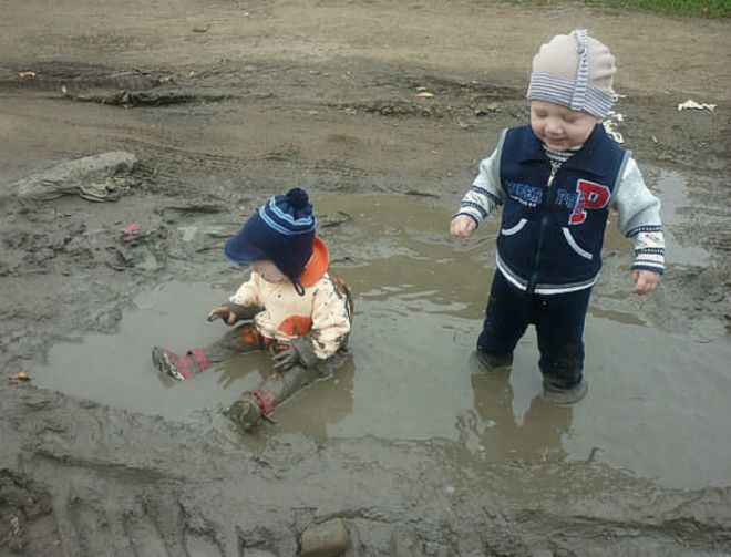 Дети – магнит для луж. | Фото: ЯПлакалъ. Дети магнит для луж Фото ЯПлакалъ