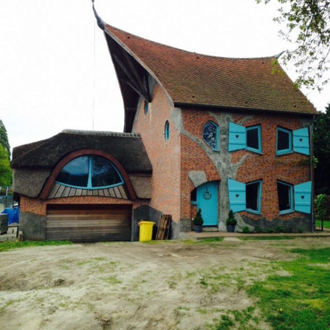 S6 фото несуразных бельгийских домов которые строил слепой