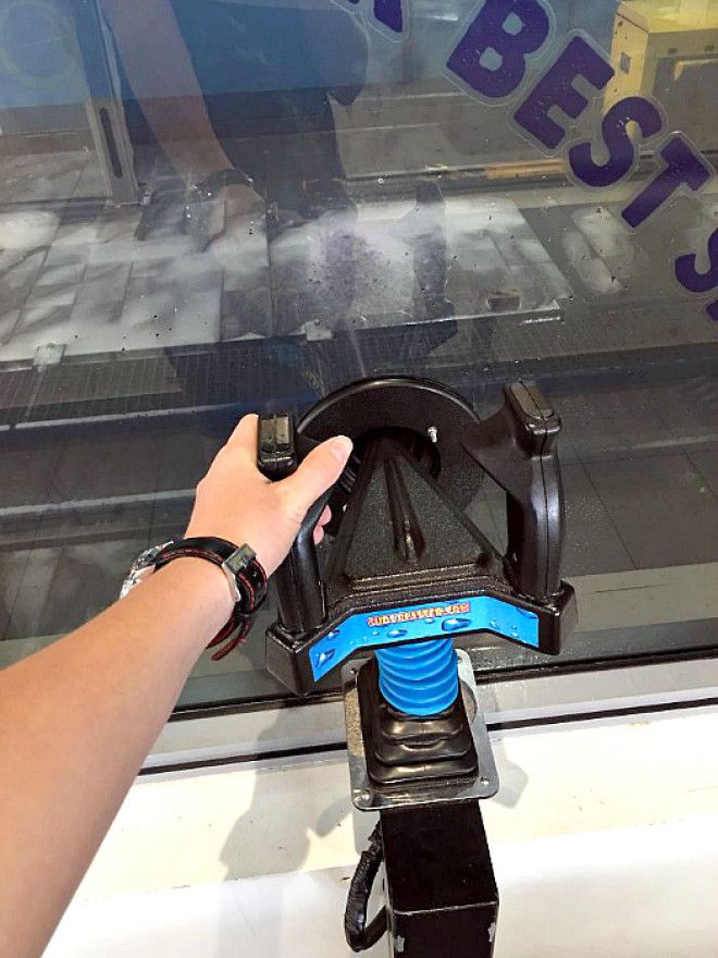 Автомат с пеной Фото AdMe