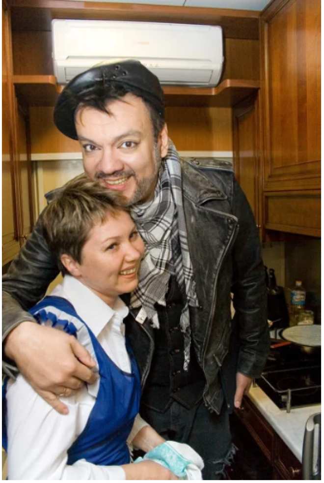 Как выглядит личный вагон Киркорова в котором он гастролирует по стране