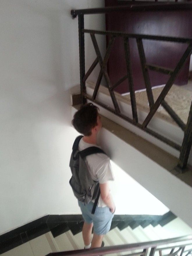 L27 фотографий на которых изображены маленькие проблемы высоких людей