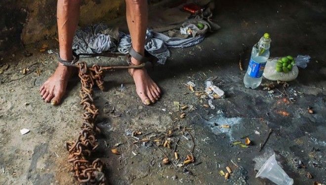 SСемья заперла мужчину в подвале на 17 лет