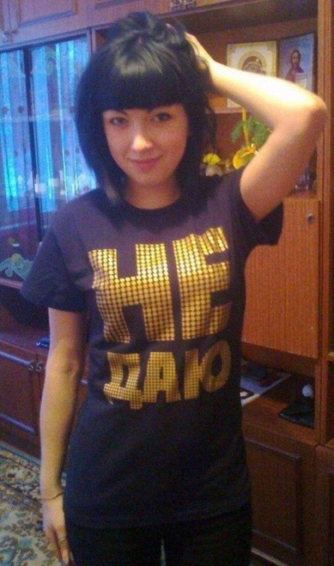 10 глупых надписей на футболках которые не стоило делать
