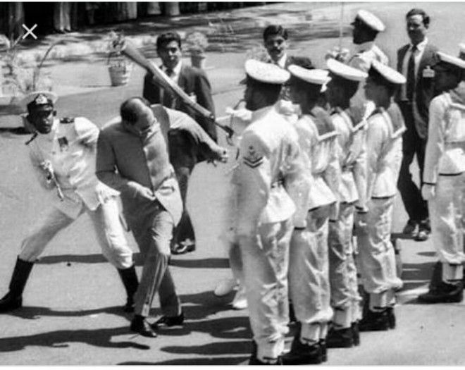 S12 исторических фотографий за которые современному обществу стыдно