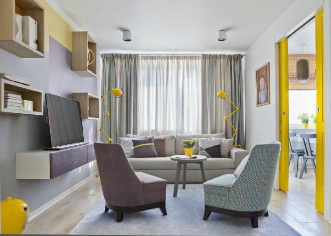 Динамичная гостиная с яркими деталями Фото квантспбрф