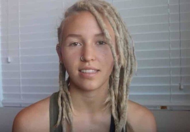SДевушка расплела дреды и превратилась в красотку