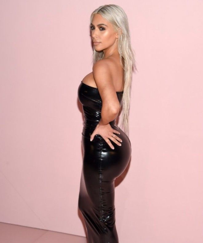 23Не слишком ли это знаменитые женщины в тесном латексе