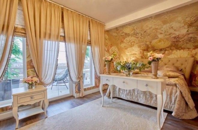 SОбои ручной работы и золотые унитазы Роза Сябитова показала свой дом