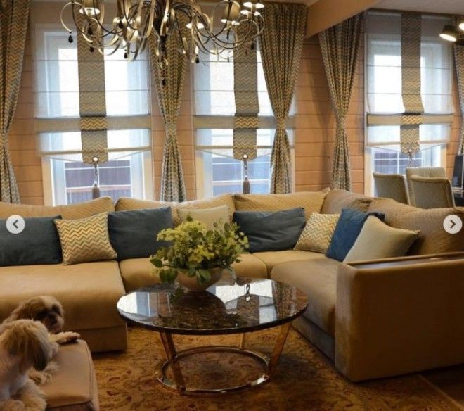 SОбои ручной работы и золотые унитазы Роза Сябитова показала свой дом