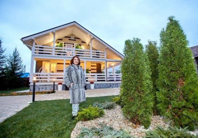 SОбои ручной работы и золотые унитазы Роза Сябитова показала свой дом