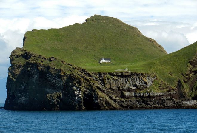 Брать кота в охапку и уезжать туда