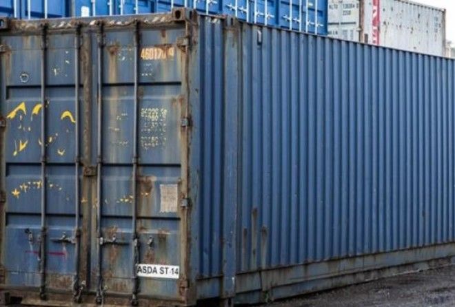 Снаружи железный ящик, а внутри особняк